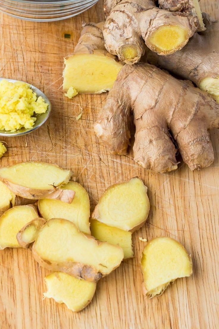 Gingembre frais (生姜, Shēngjiāng) – une racine réchauffante utilisée dans la Médecine Traditionnelle Chinoise depuis des millénaires