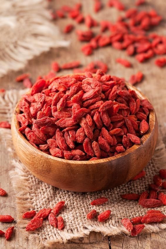 Dried goji berries (枸杞, Gǒuqǐ) – a vibrant red superfood used in Traditional Chinese Medicine for over 2,000 years